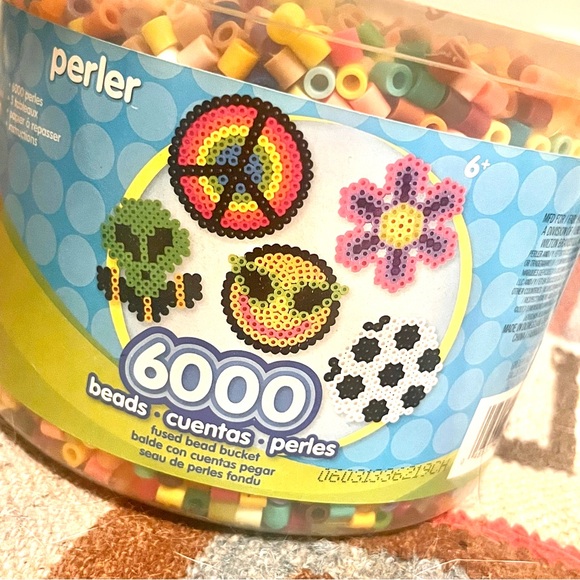 🆕 6,000 perler beads with 4 pegboards DIY arts & crafts - Picture 5 of 17